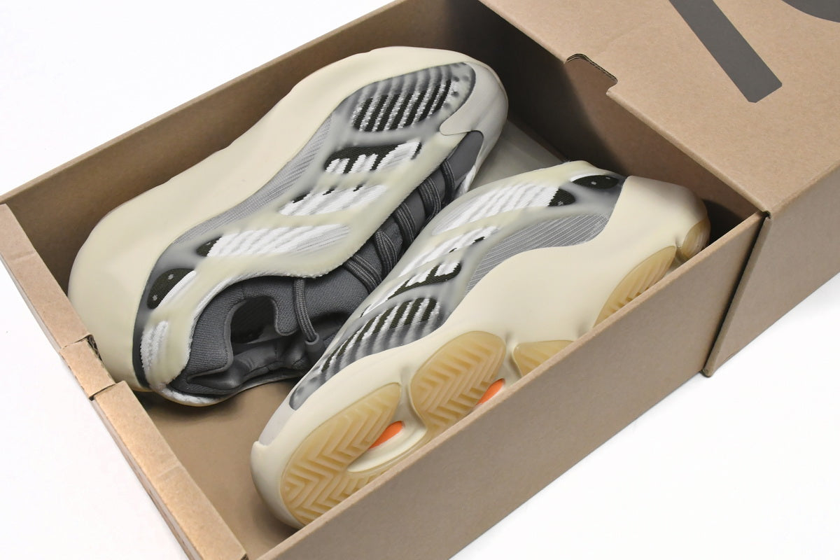 Adidas Yeezy 700