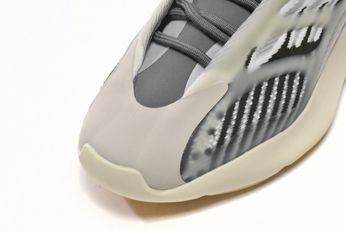 Adidas Yeezy 700