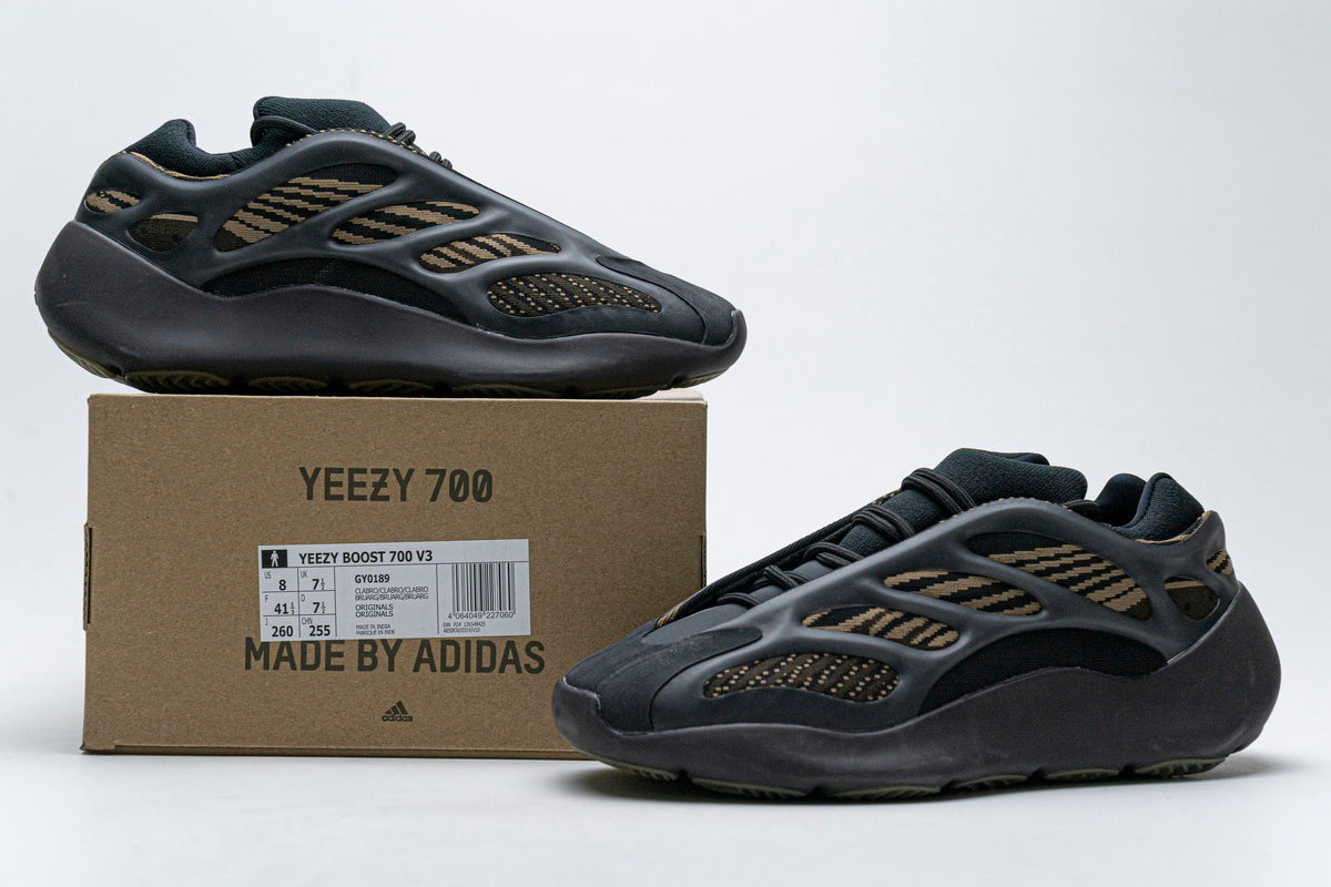 Adidas Yeezy 700