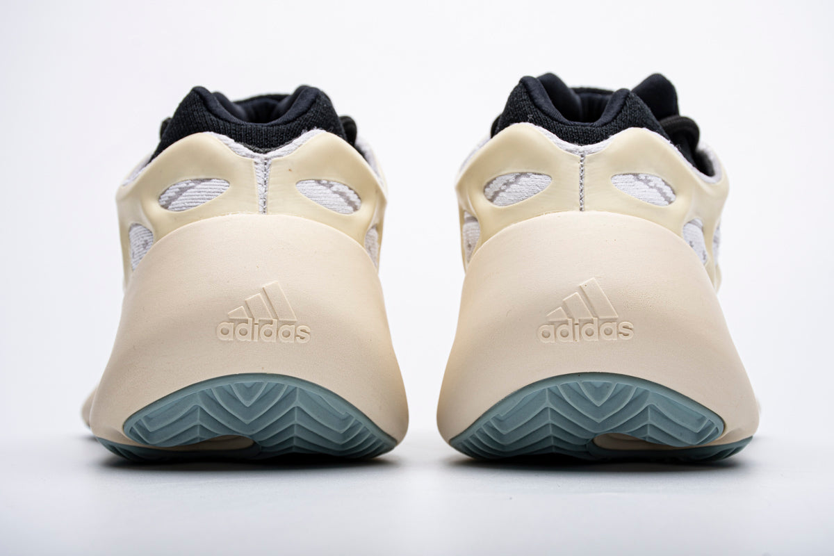 Adidas Yeezy 700