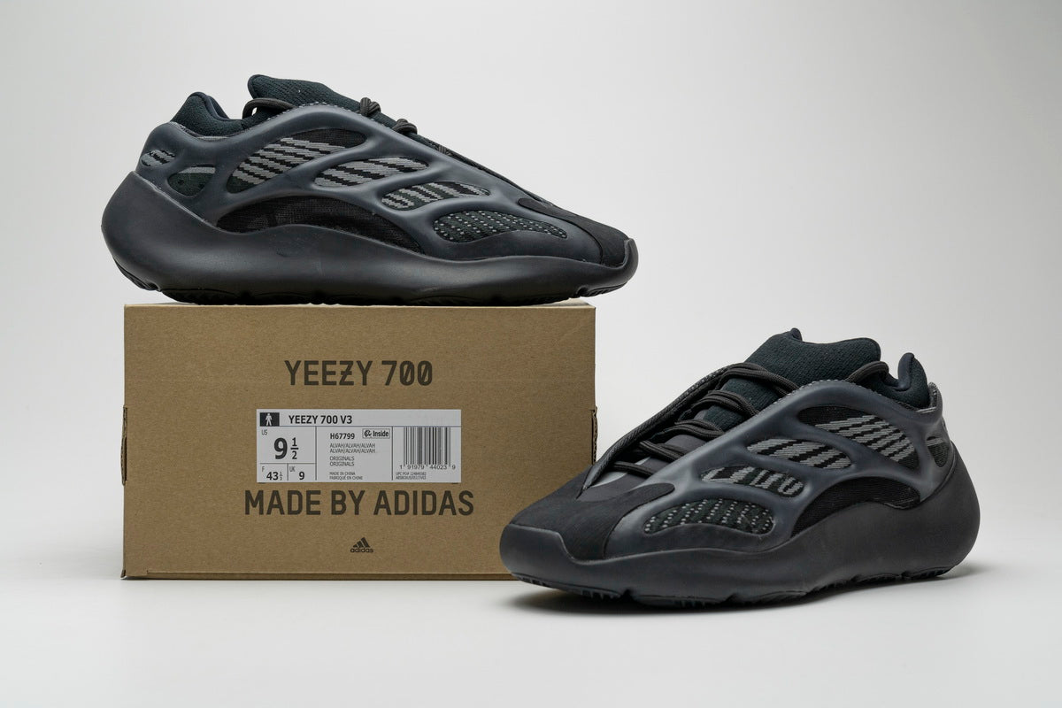 Adidas Yeezy 700