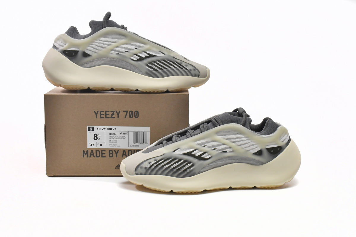 Adidas Yeezy 700