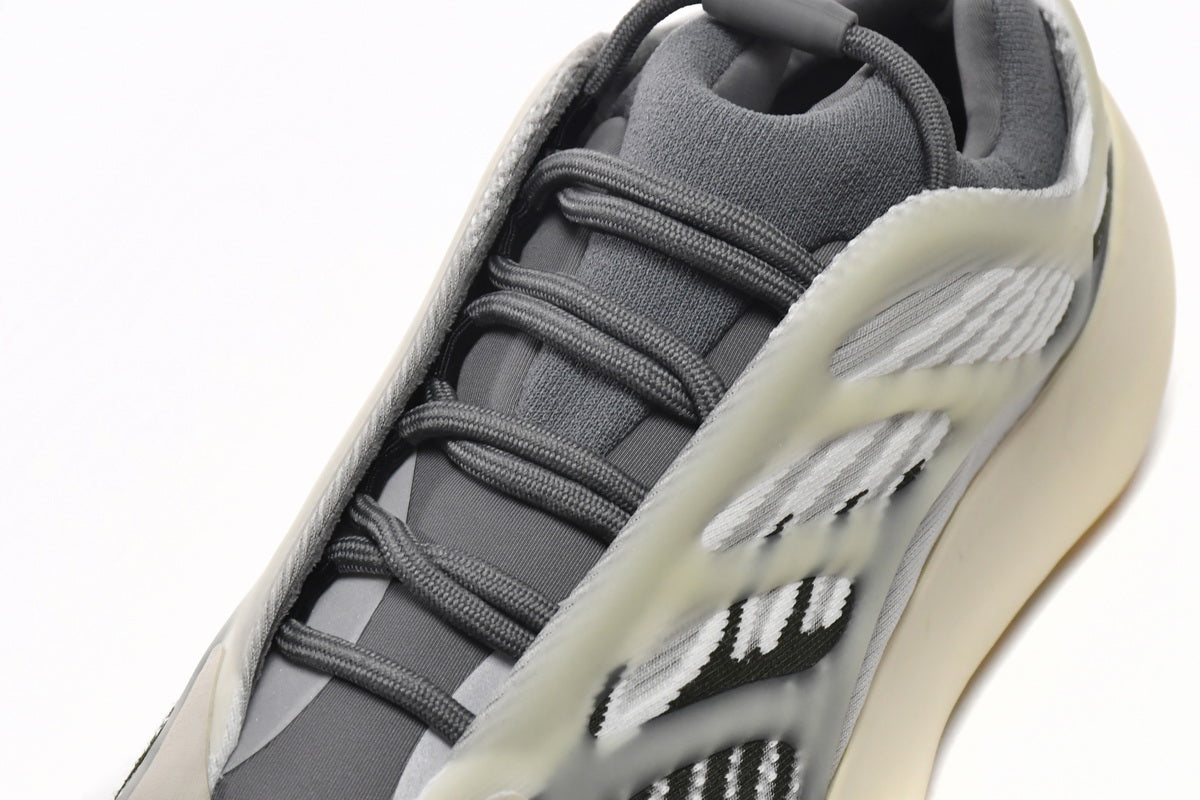 Adidas Yeezy 700
