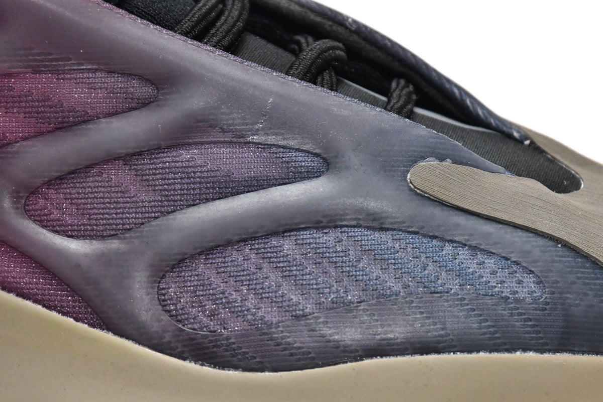 Adidas Yeezy 700