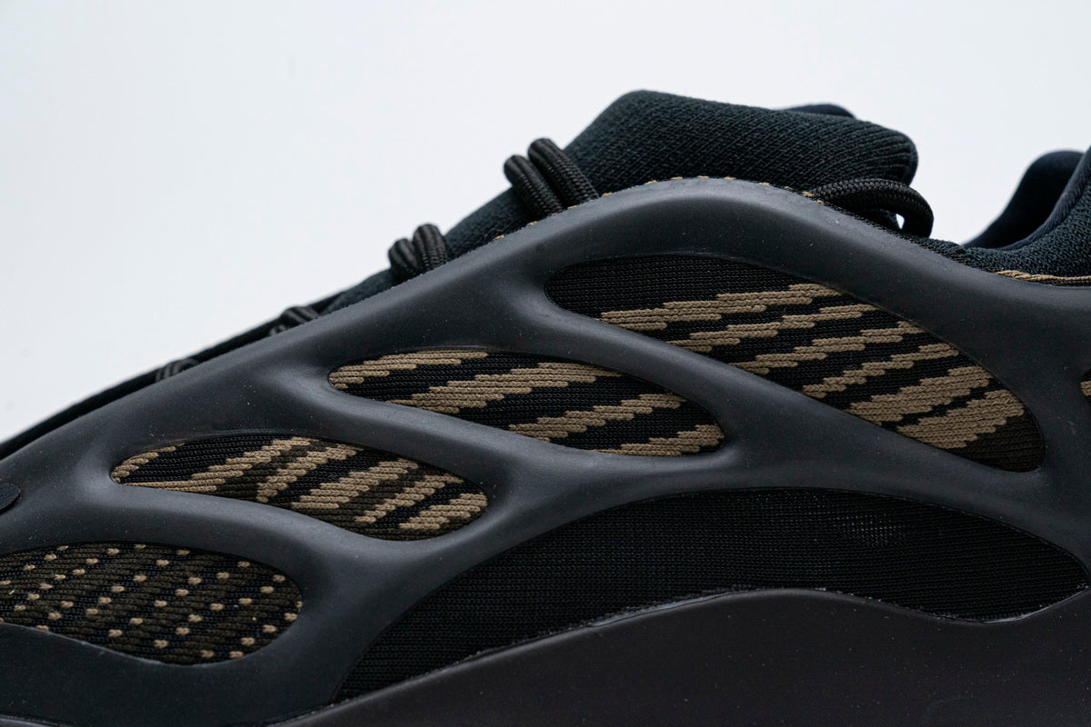 Adidas Yeezy 700
