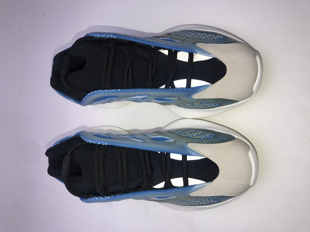 Adidas Yeezy 700