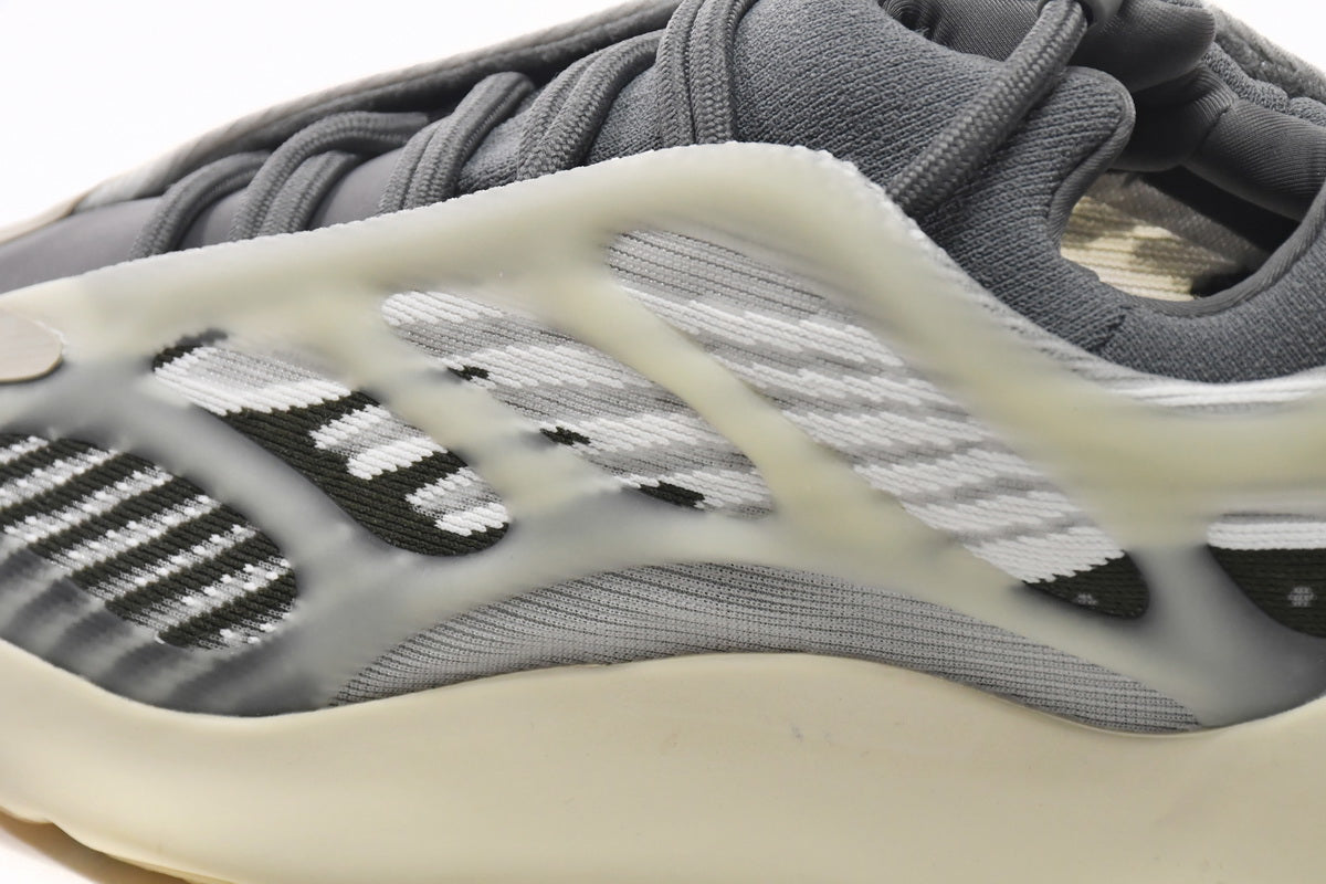 Adidas Yeezy 700
