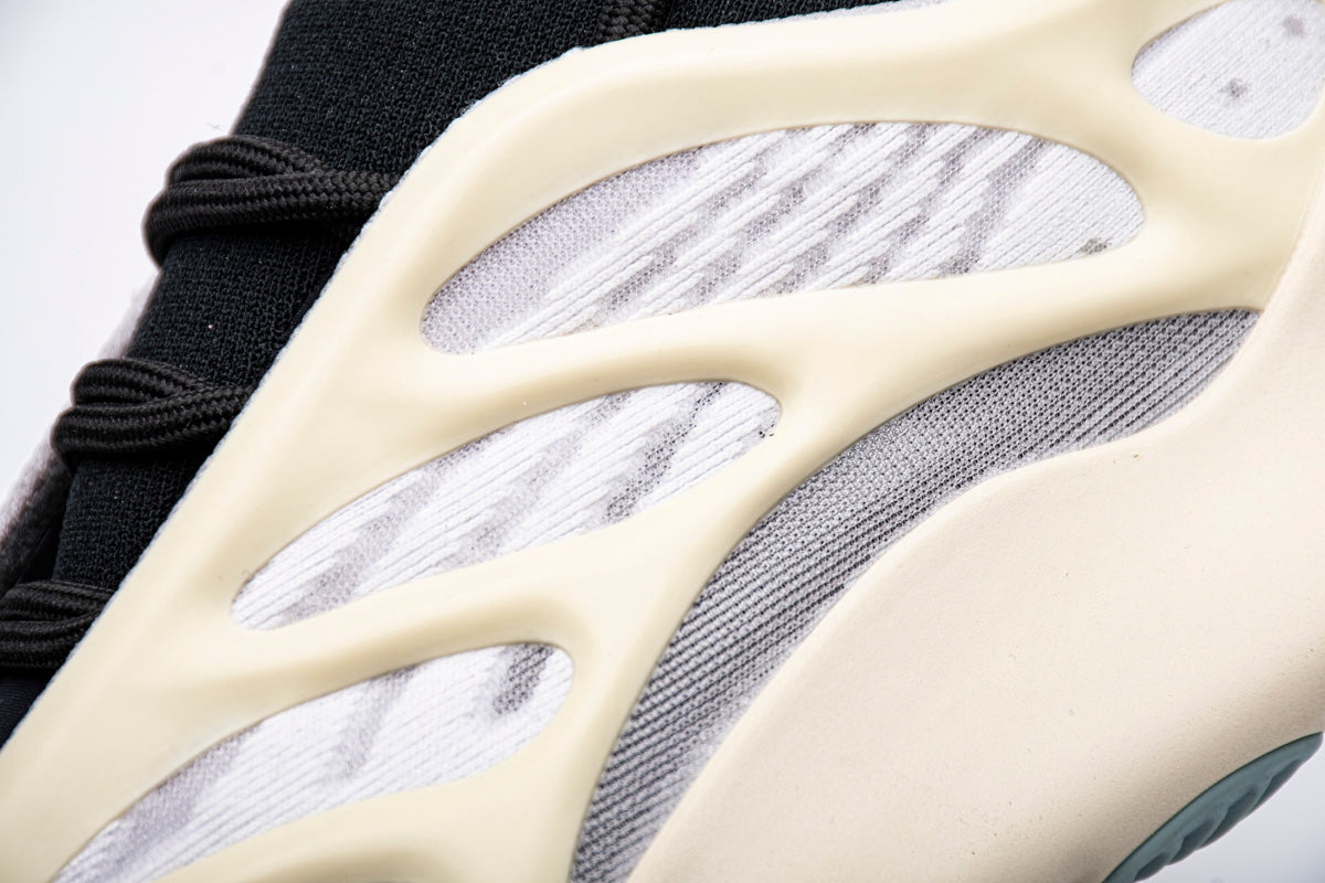 Adidas Yeezy 700