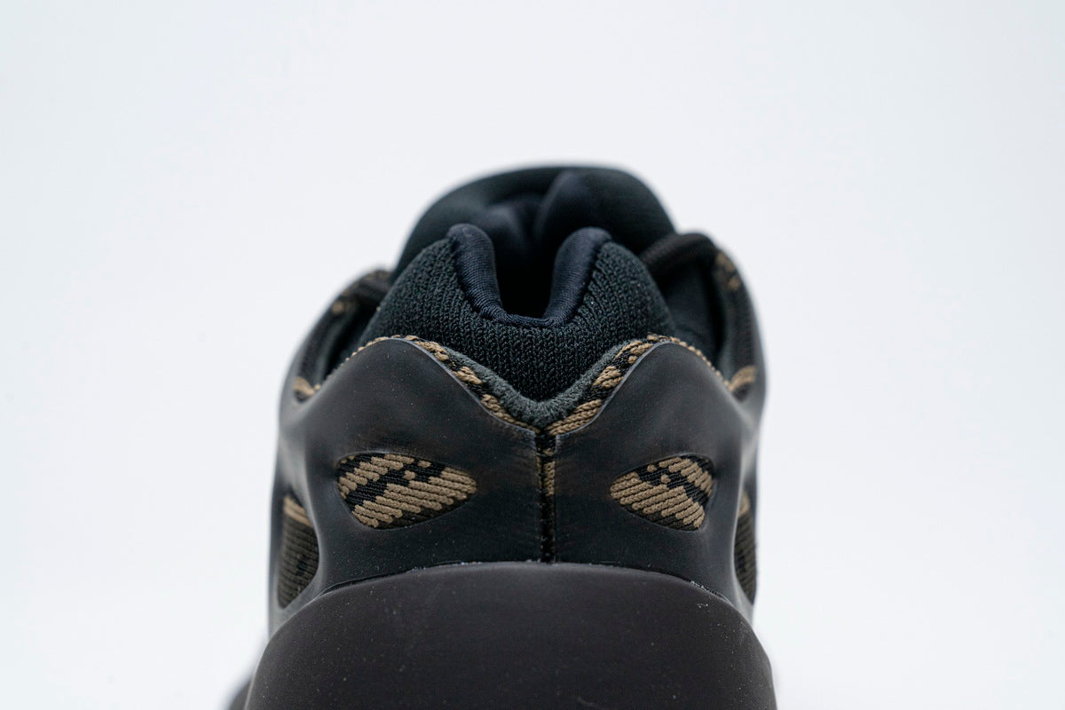 Adidas Yeezy 700
