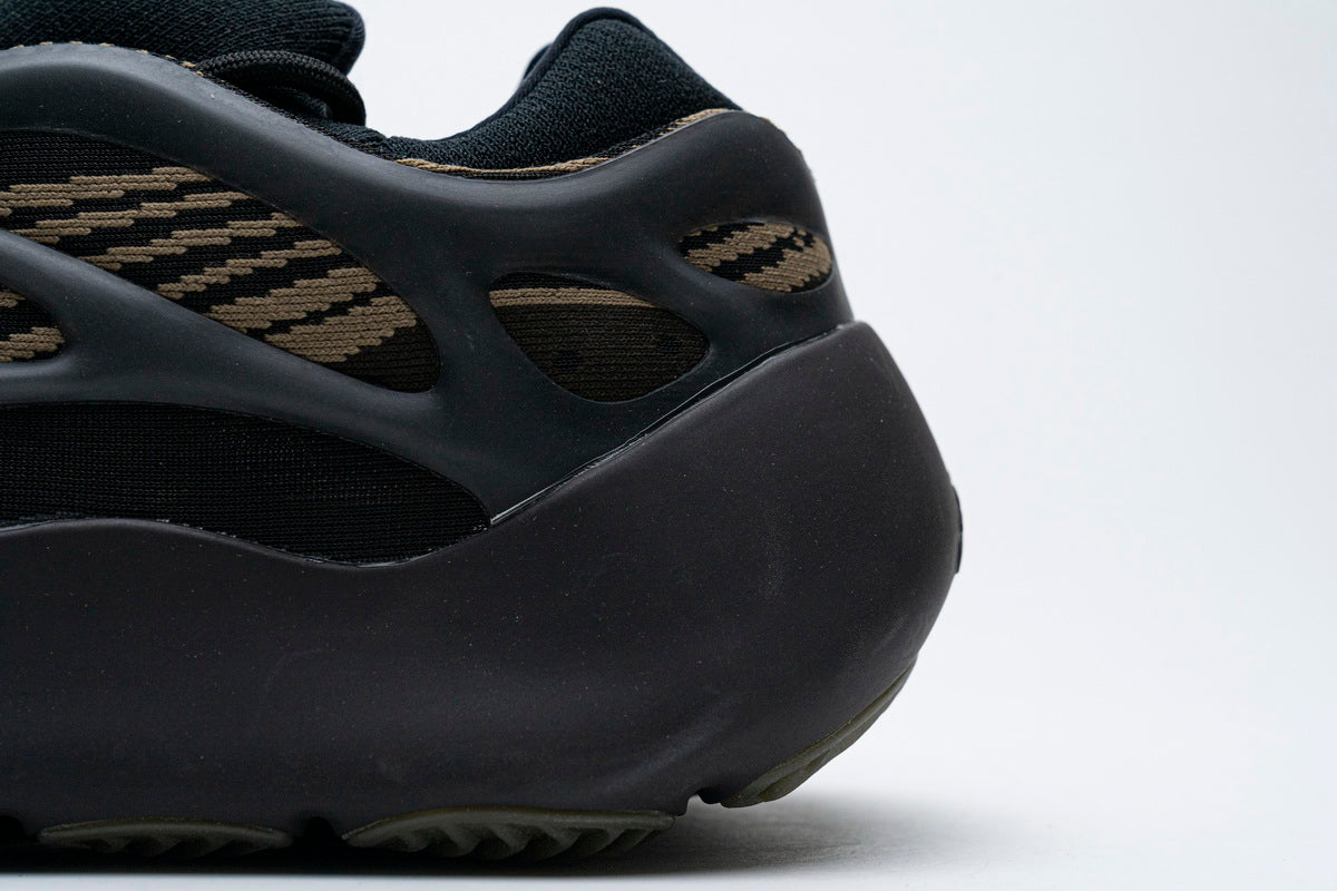 Adidas Yeezy 700