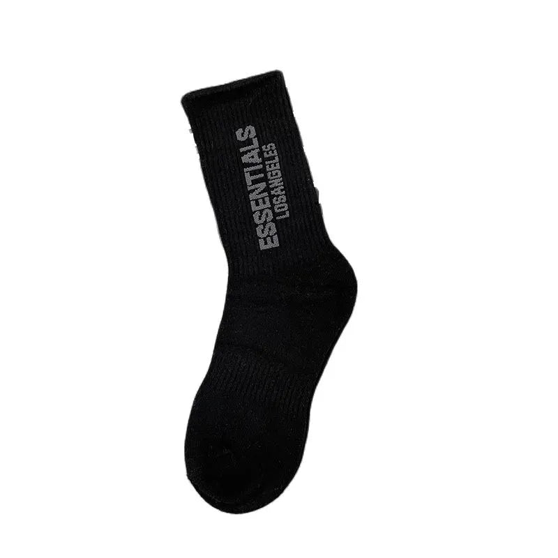 New European and American spring and autumn hip-hop fashion socks personality male alphabet socks sports skateboard leisure sock