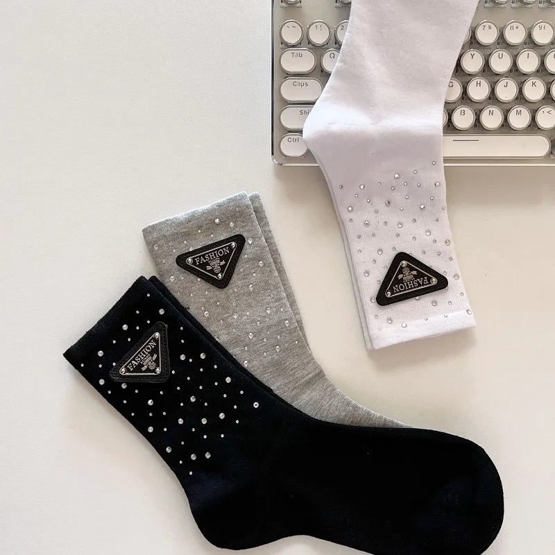 2023 Unisex Europe Metal Triangle Label Women Socks Fashion Designer Luxury Sock Cotton Sports Casual Girls Sexy Fashion